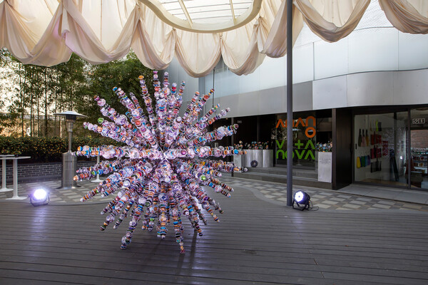 유럽과 한국의 현대미술을 잇는 숨 프로젝트의 이지윤 대표