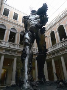 [이지윤의 art TALK(1)] 데미안 허스트 ‘난파선에서 건져낸 믿을 수 없는 보물전’