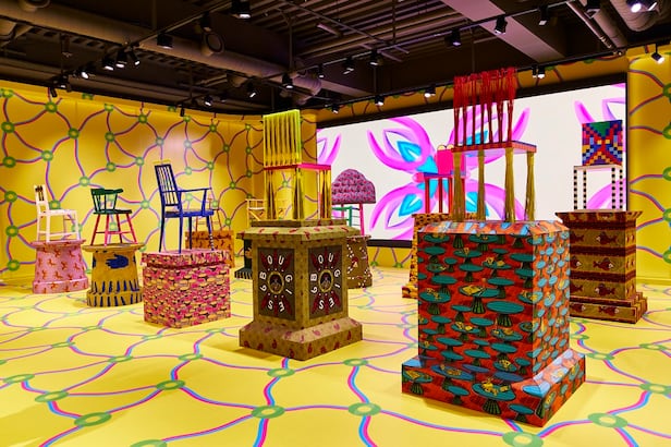 ‘MCM X 잉카 일로리(Yinka Ilori)’ 아트 전시, LOOKING AT ME 전시 전경 /MCM