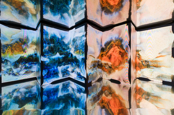 중국 작가 카오 유시의 'AI 산수화' 영상 중 한 장면. [사진 숨 엑스]