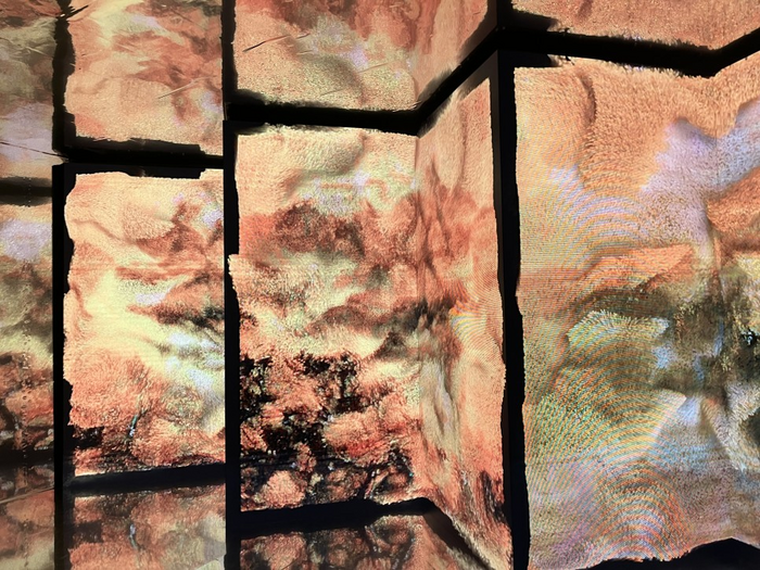 AI 산수화 작품. 럭스 전시에서 볼 수 있다 / 사진 = 장주영A 여행+기자